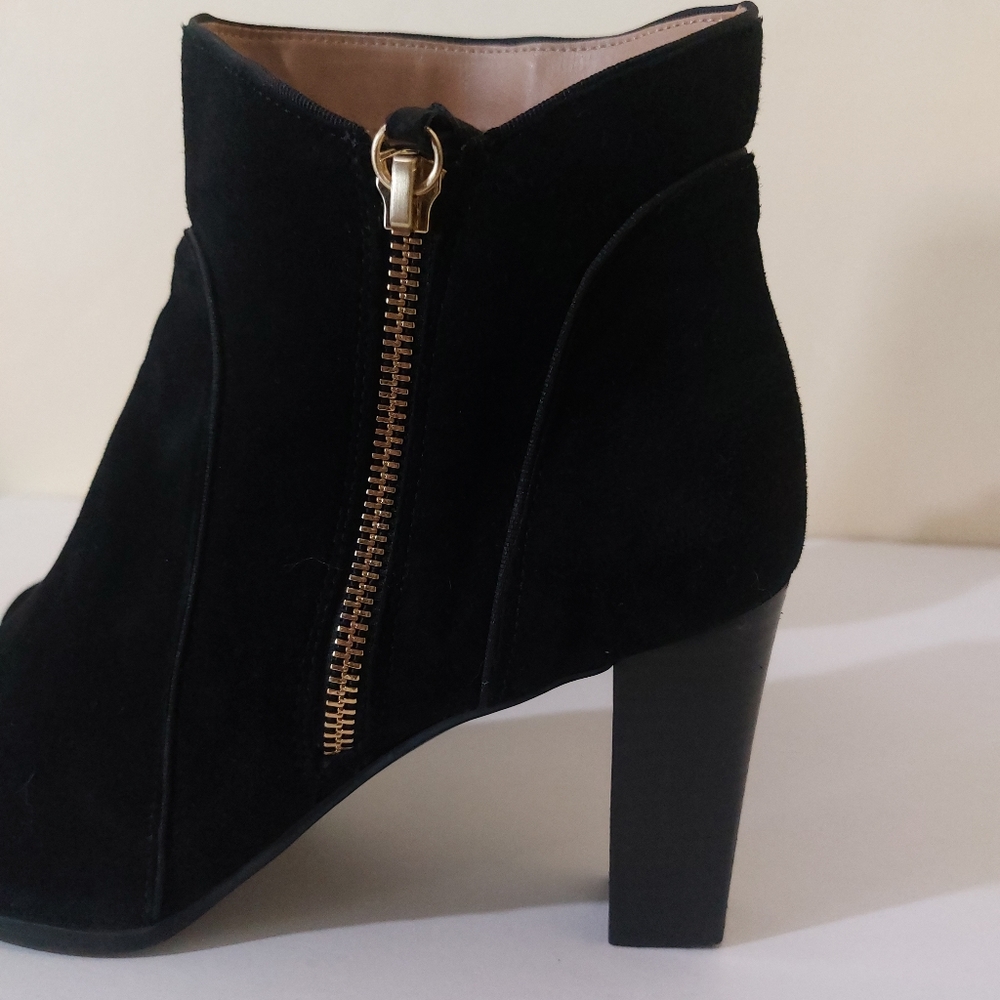 Adrienne Vittadini 9.5 Womens Taki Black Suede Stacked Heel Ankle Fall Bootie - Picture 5 of 12